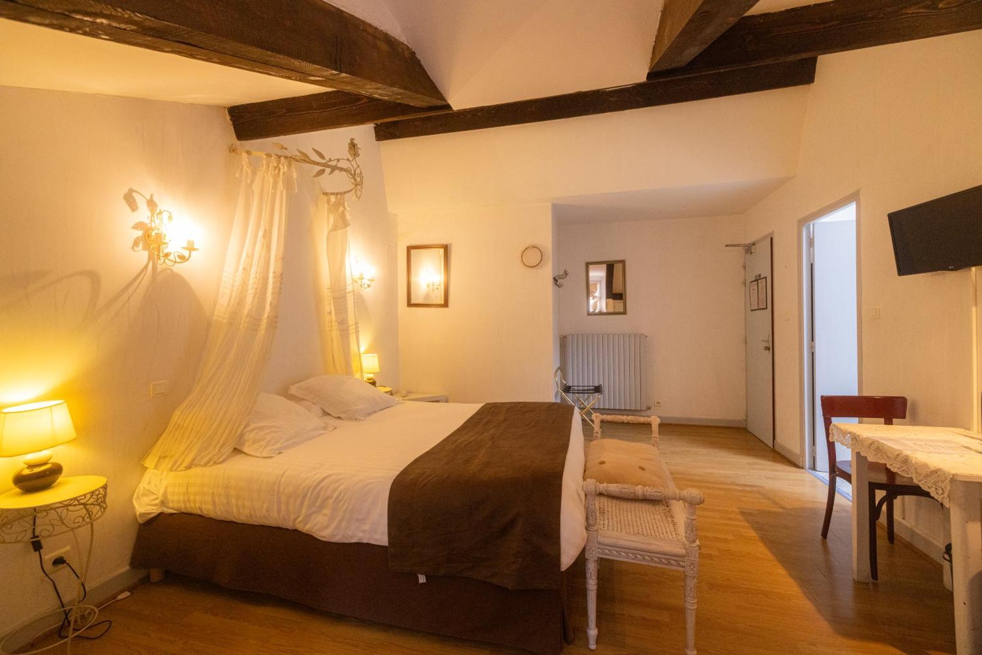 Hotel Restaurant Des Thermes Castéra-Verduzan Buitenkant foto