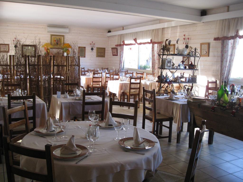 Hotel Restaurant Des Thermes Castéra-Verduzan Buitenkant foto