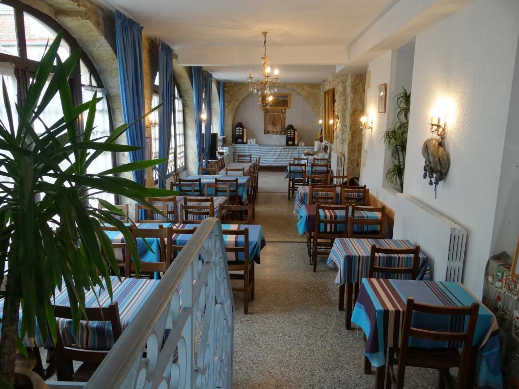 Hotel Restaurant Des Thermes Castéra-Verduzan Buitenkant foto